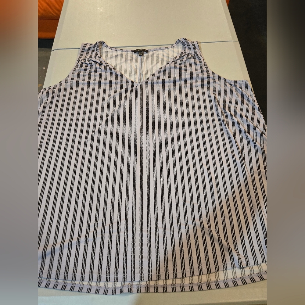 Lane Bryant Black and White Striped Top (5c33)